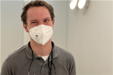 Würde gerne in seiner Praxis impfen, hält die Hürden aber für zu hoch: Der Zahnmediziner Dr. Jens Thiele aus Holzwickede.