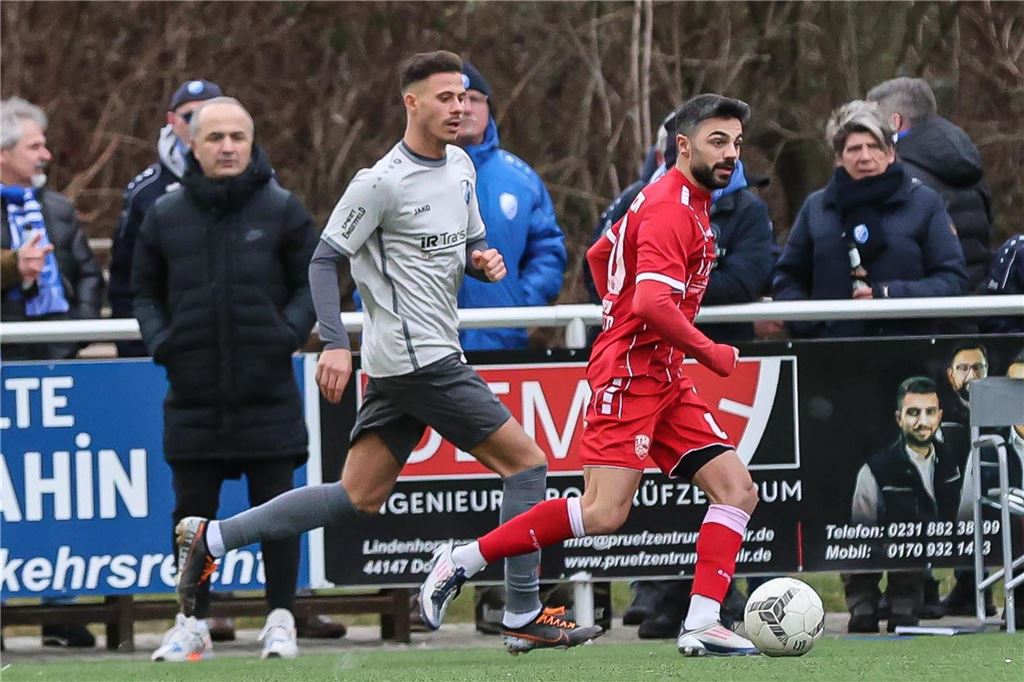 Nach der SG Gahmen: Für Youssef Yesilmen geht es zum Lüner SV Youssef Yesilmen dribbelt den Ball.