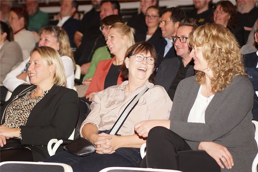 Preisverleihung beim Vereinsprojekt der Sparkasse UnnaKamen in der Stadthalle Unna am Montag, 25. November 2024.