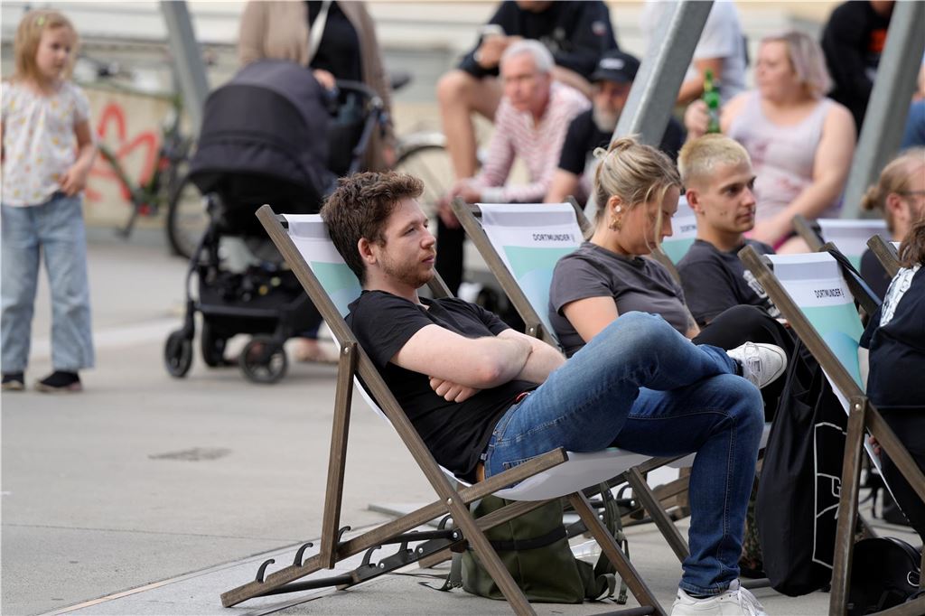 Sommerliche Atmosphäre am Dortmunder U-Turm: Viele Bilder vom „Sommer am U“ Zum Sommer-Klassiker "Sommer am U" trafen sich am Mittwochabend bei entspannter Atmosphäre viele Dortmunderinnen und Dortmunder.