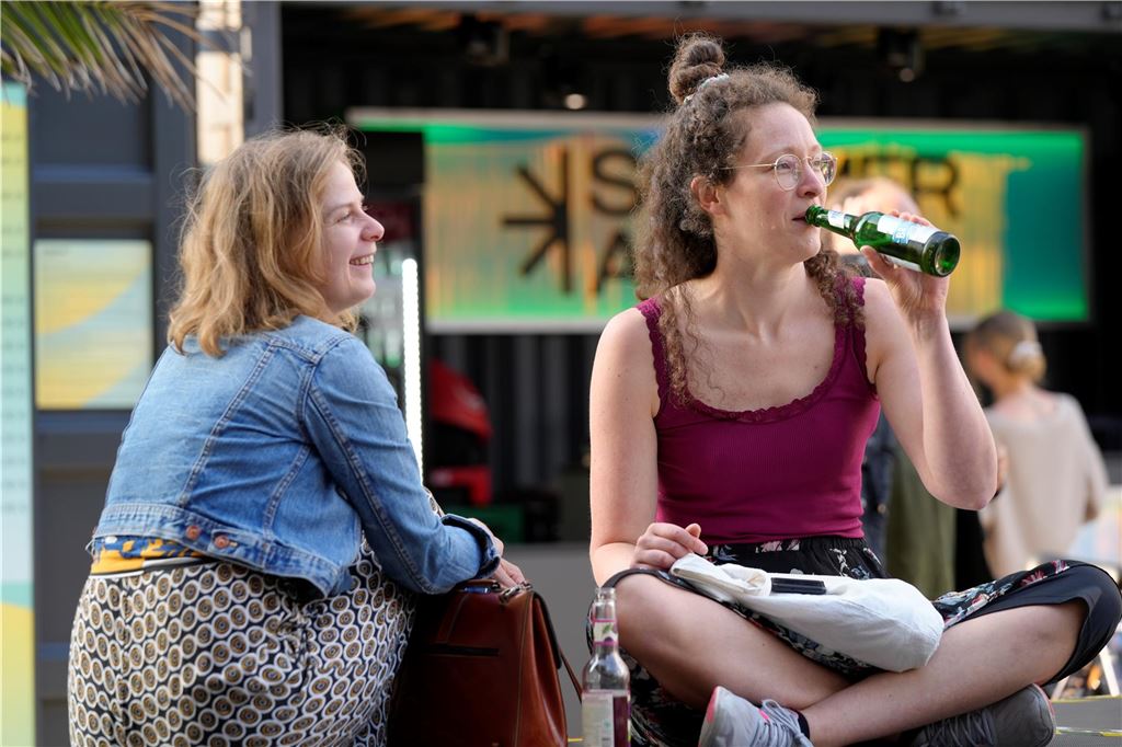 Sommerliche Atmosphäre am Dortmunder U-Turm: Viele Bilder vom „Sommer am U“ Zum Sommer-Klassiker "Sommer am U" trafen sich am Mittwochabend bei entspannter Atmosphäre viele Dortmunderinnen und Dortmunder.