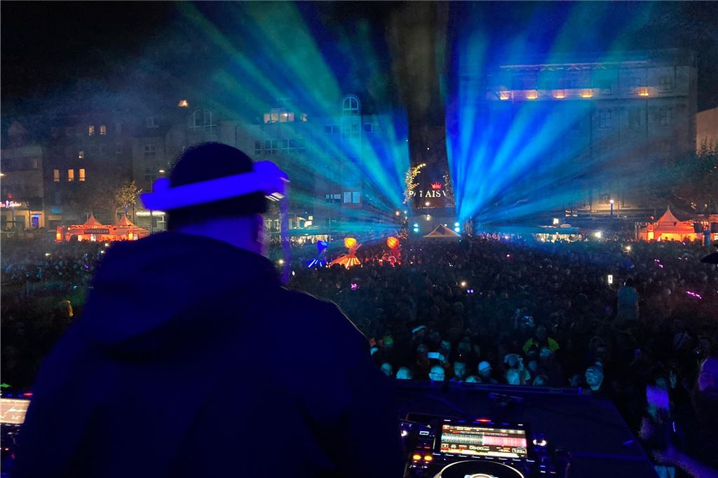 Waltroper Parkfest 2024 – Alle Fragen und Antworten im Überblick Bühnen im Moselbachpark auf dem Waltroper Parkfest.